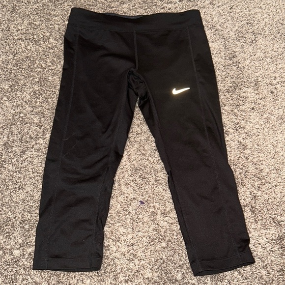 Nike Dri Fit Capri Leggings Size XS - Picture 1 of 3